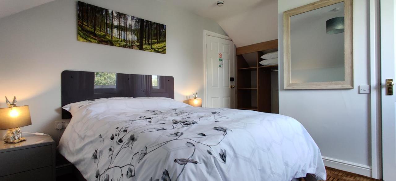 לייסטר Aaron Lodge Guest House מראה חיצוני תמונה