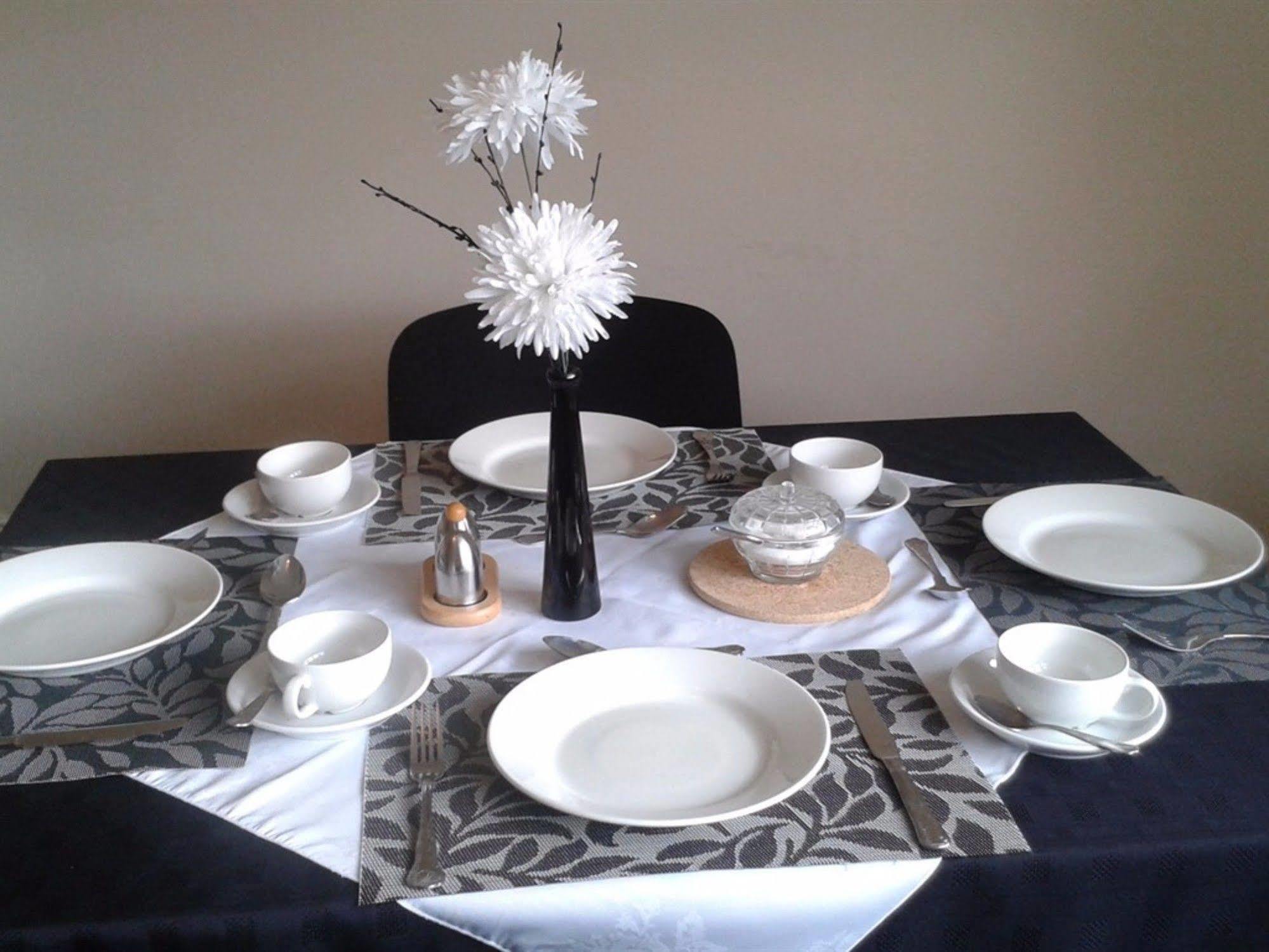 לייסטר Aaron Lodge Guest House מראה חיצוני תמונה