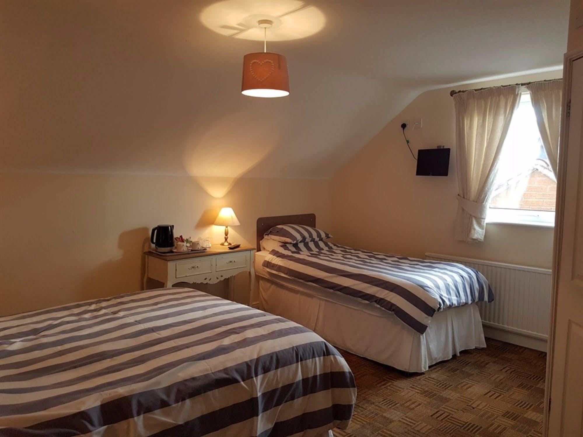 לייסטר Aaron Lodge Guest House מראה חיצוני תמונה