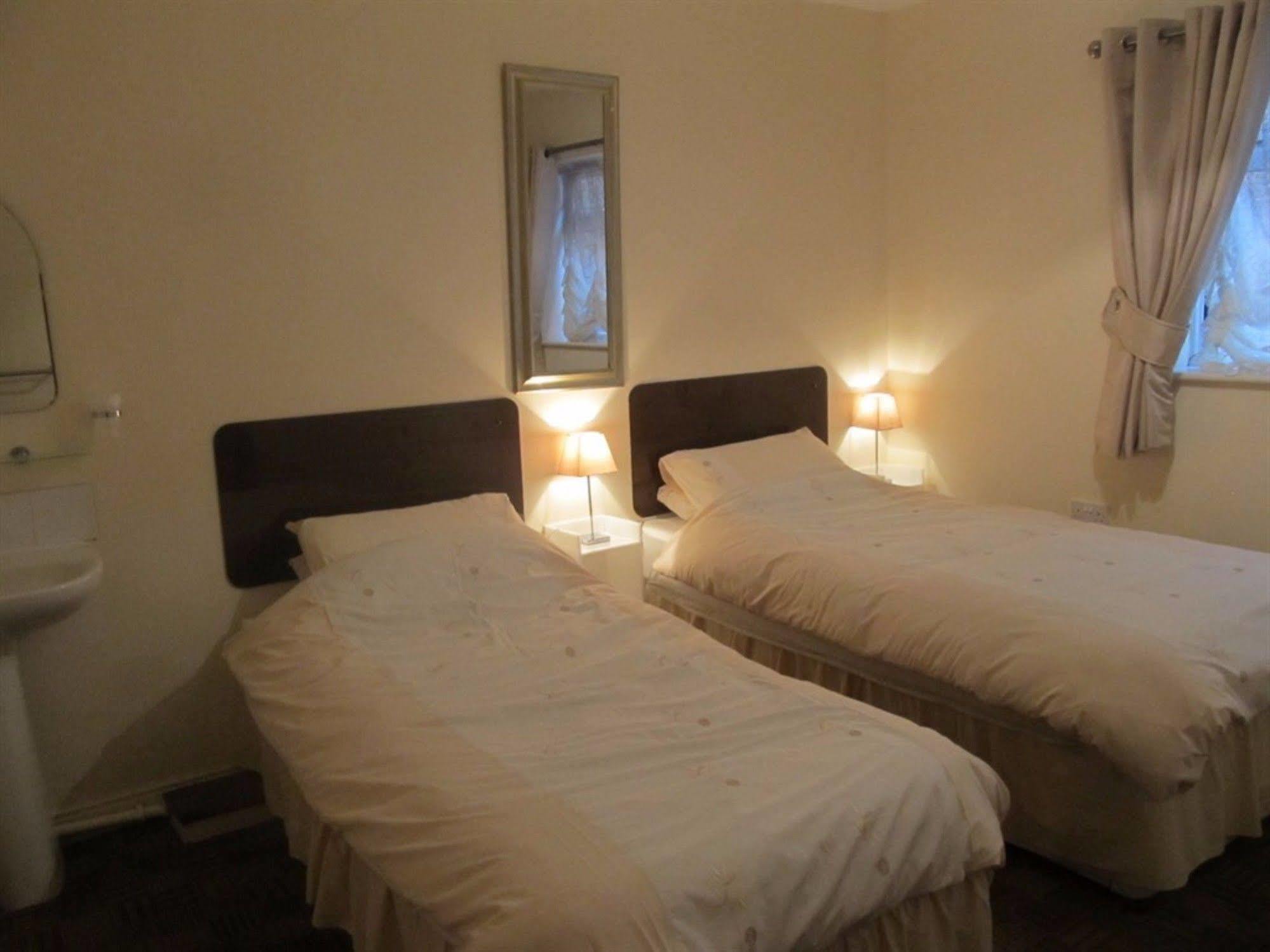 לייסטר Aaron Lodge Guest House מראה חיצוני תמונה