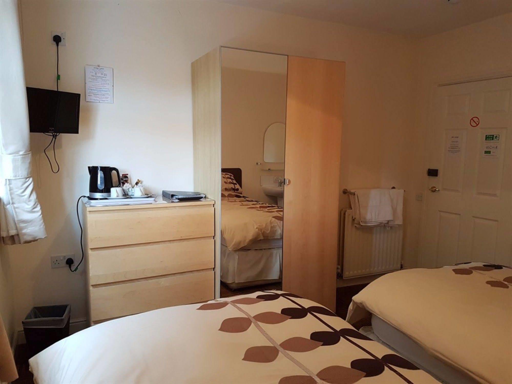 לייסטר Aaron Lodge Guest House מראה חיצוני תמונה