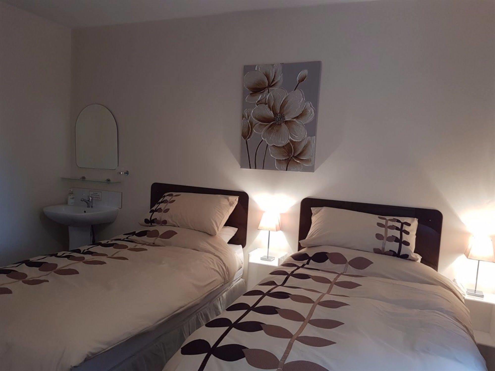 לייסטר Aaron Lodge Guest House מראה חיצוני תמונה