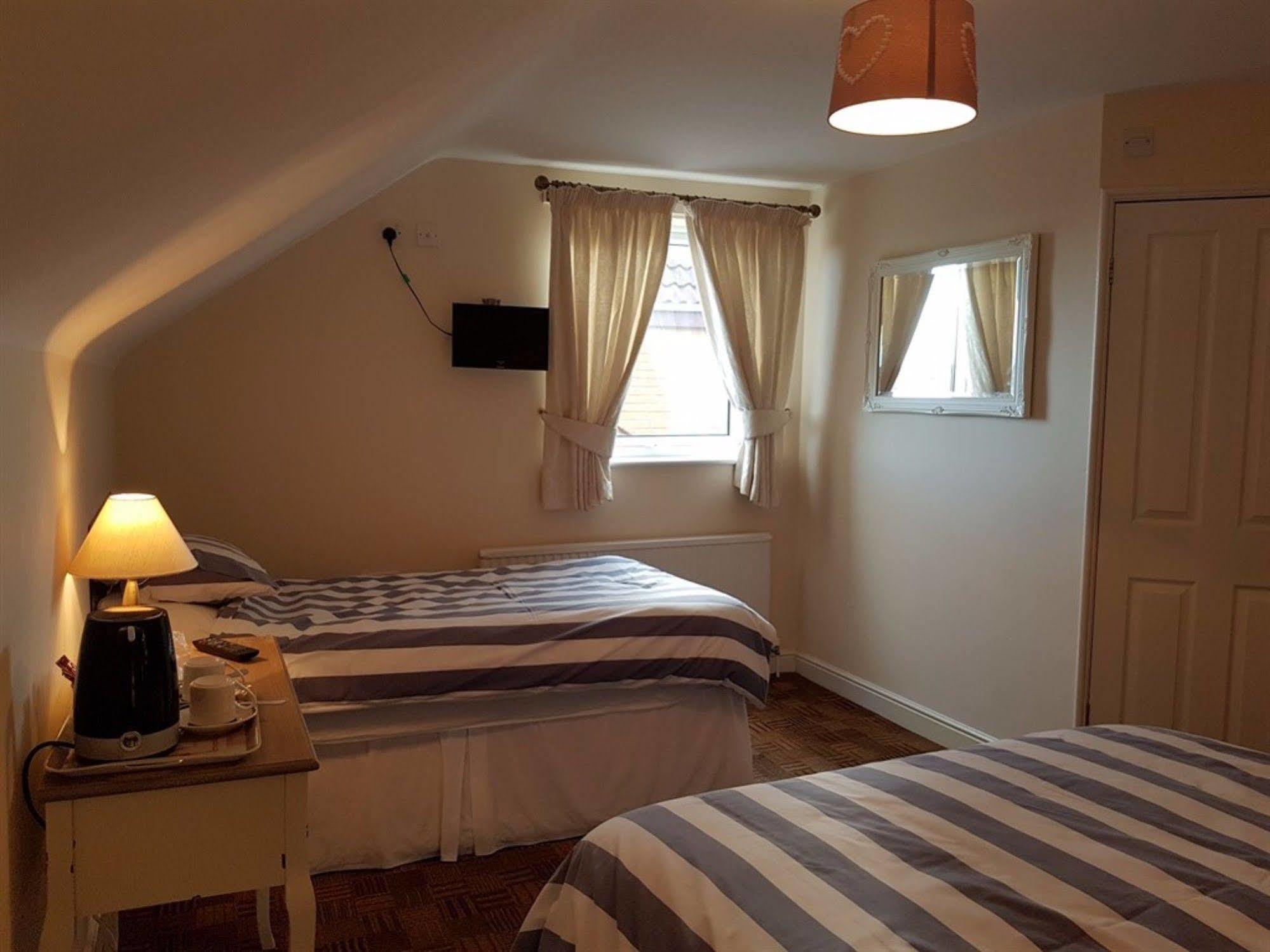לייסטר Aaron Lodge Guest House מראה חיצוני תמונה