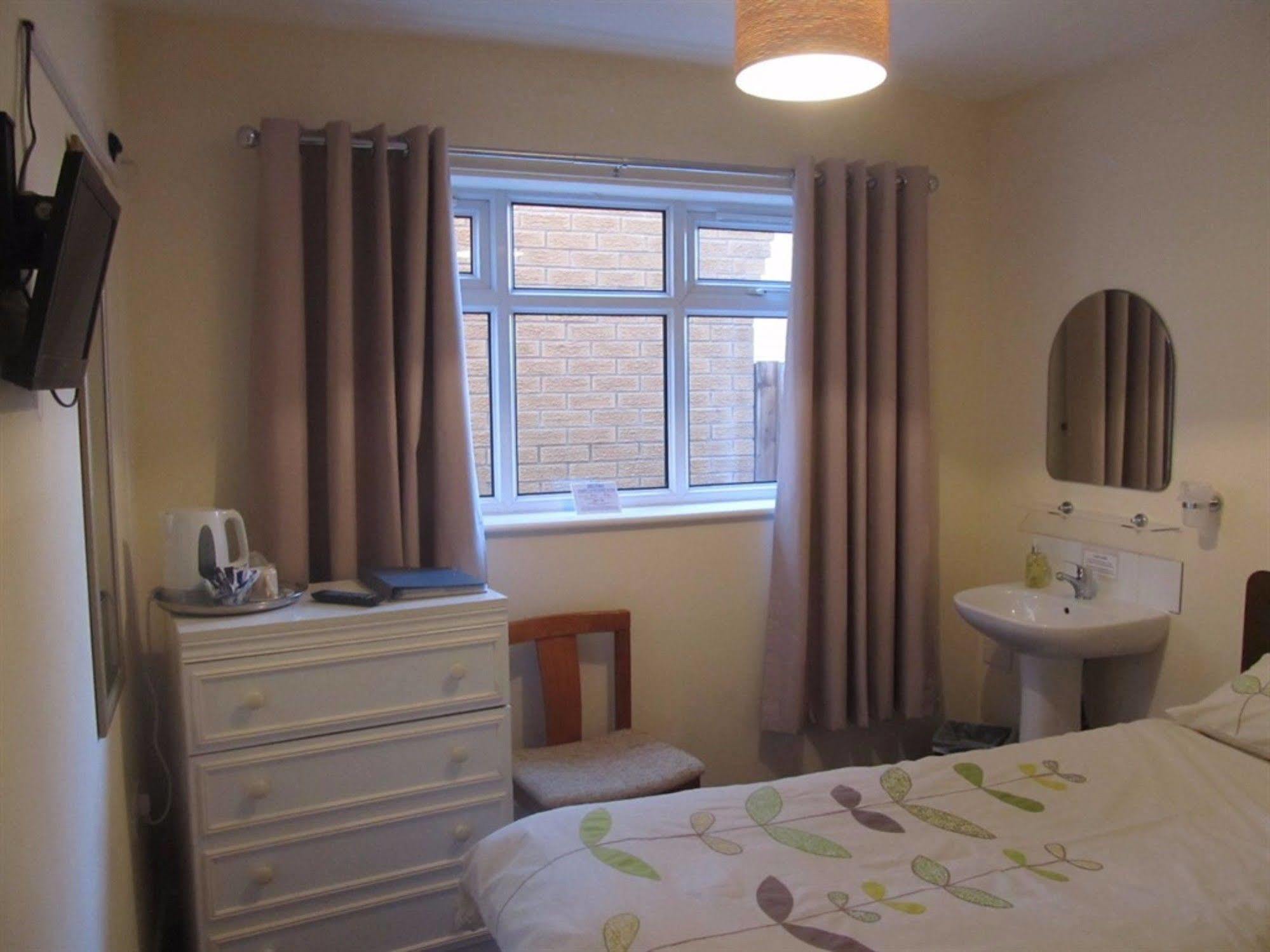 לייסטר Aaron Lodge Guest House מראה חיצוני תמונה