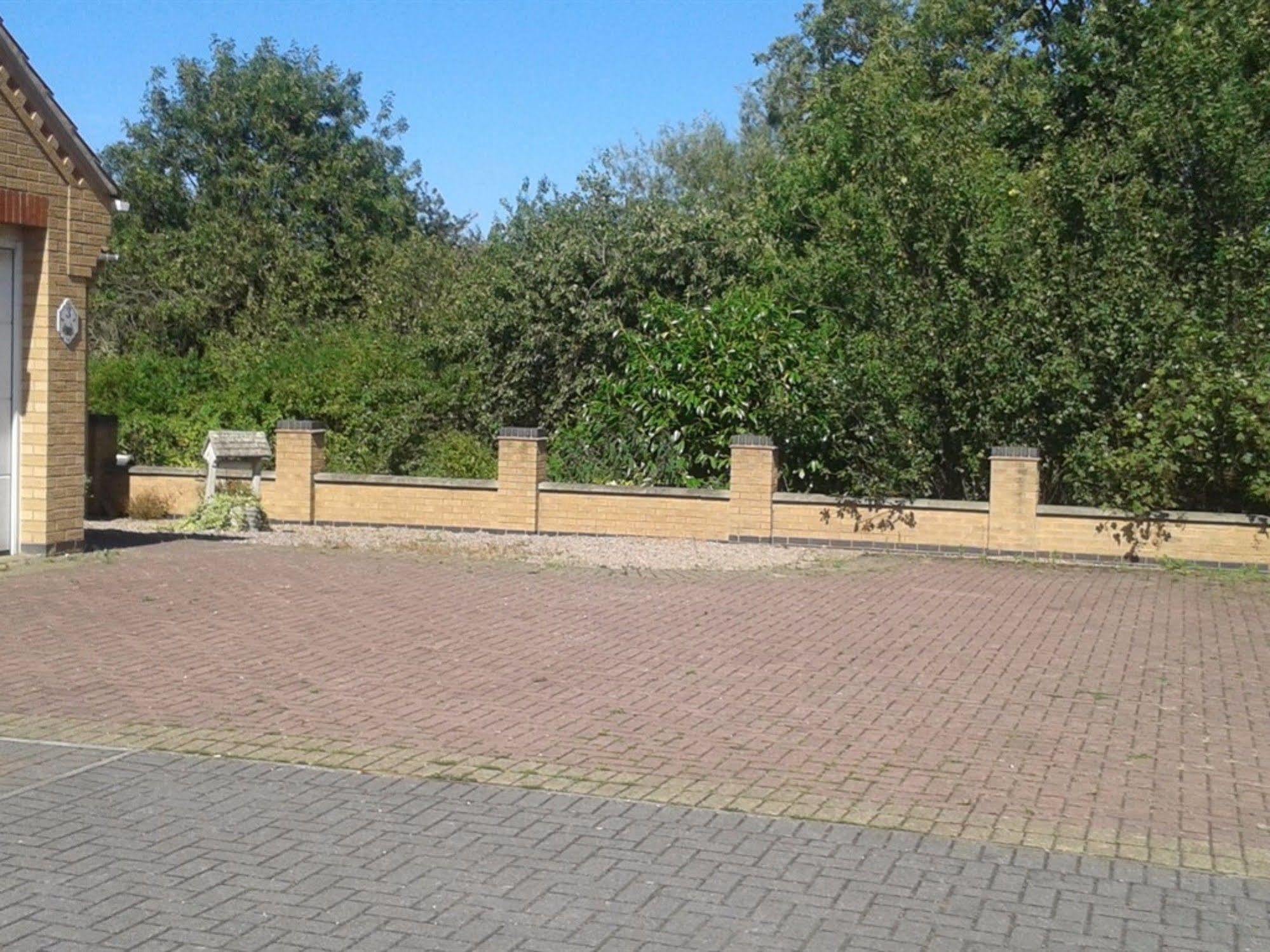לייסטר Aaron Lodge Guest House מראה חיצוני תמונה